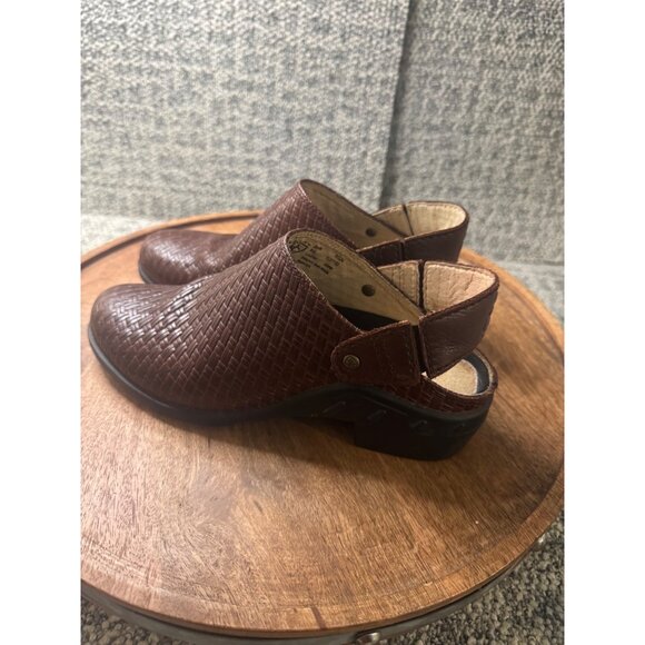 ARIAT STYLE 94024 WOMEN'S 7B WOVEN RATTAN LEATER STRAP MULES - Picture 7 of 11